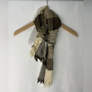 100% Lambwool Made in Uruguay* Plaid Scarf